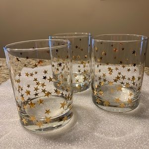 LIKE NEW!! Set of 16 glasswear. Gold stars.